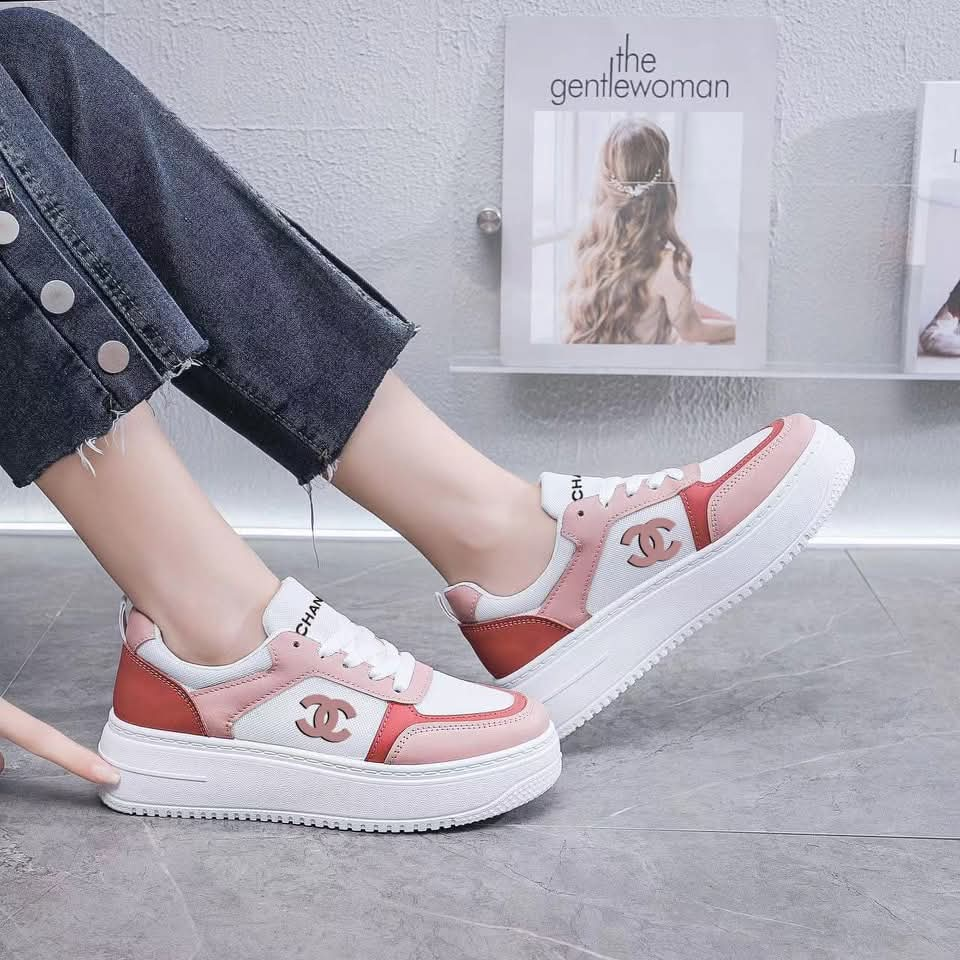 Trendy Casual Sneakers for Women – Stylish & Comfortable